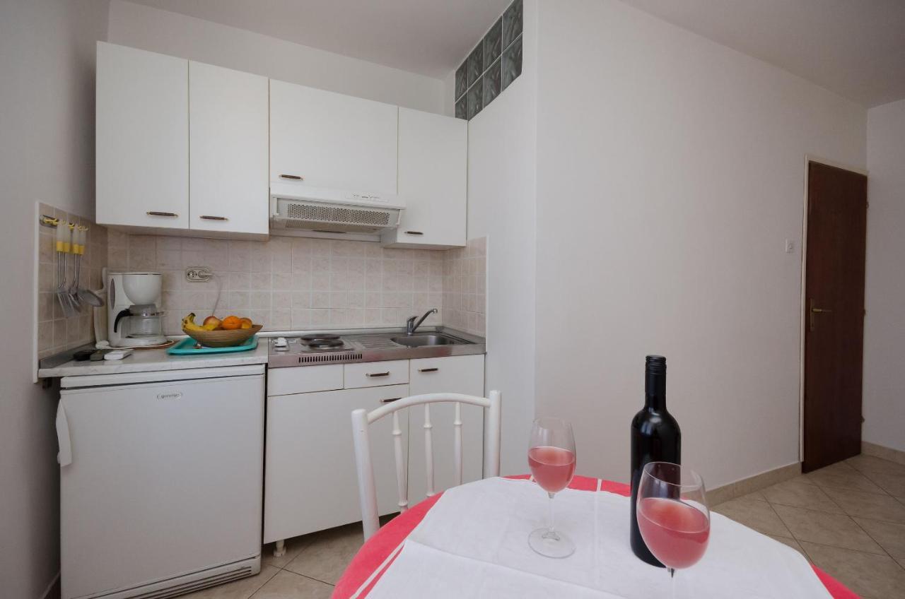 Apartments Milan Porec Exterior photo