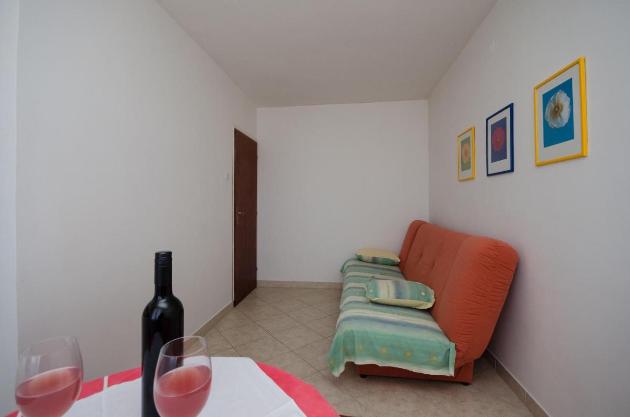 Apartments Milan Porec Exterior photo